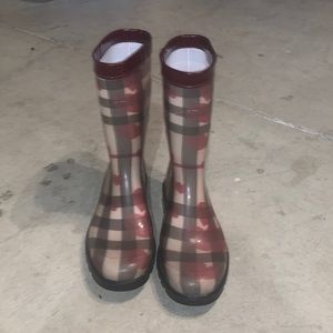Burberry heart rain boot size 8